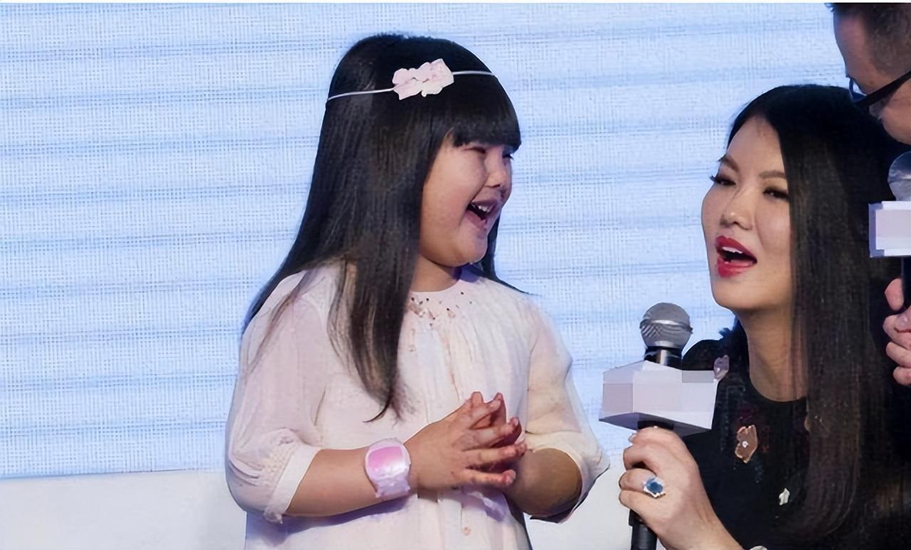 花的学校图片（李湘女儿留学英国贵族学校）