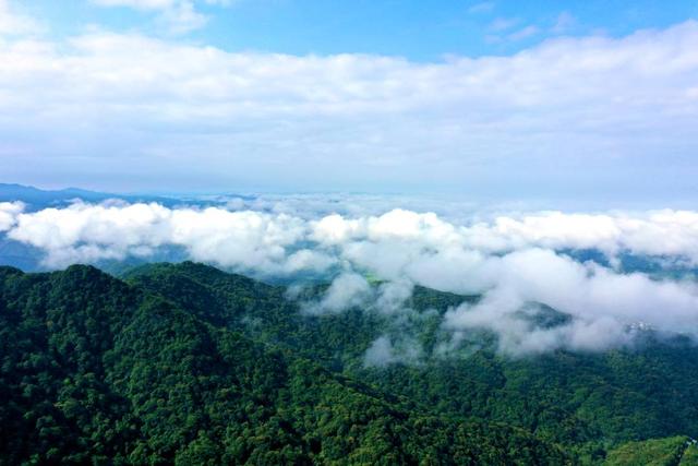 安远三百山，安远三百山温泉度假村（被誉为“武功山第二”）