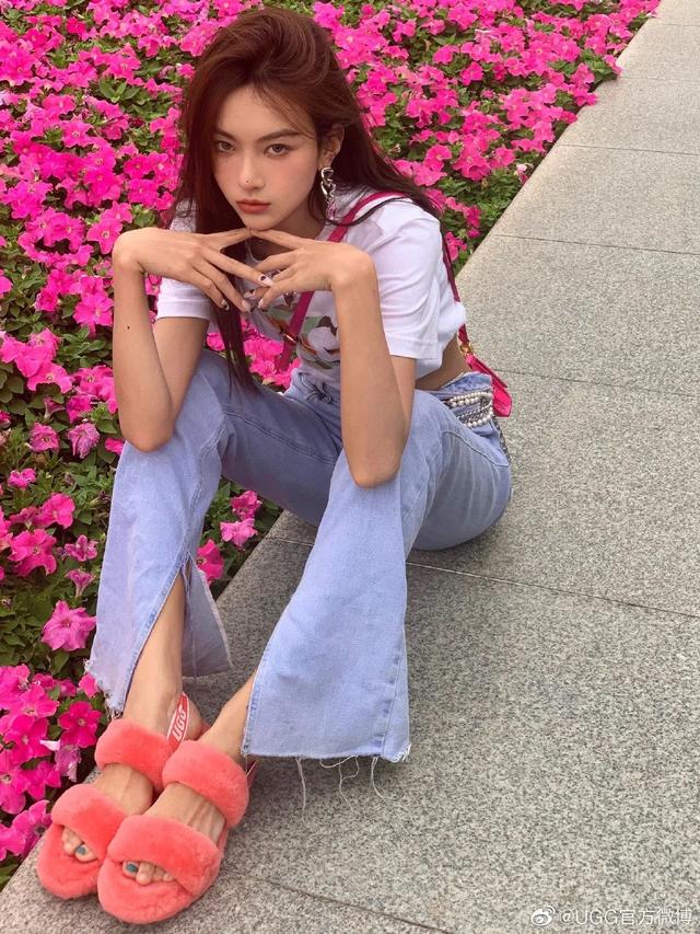 去海边穿什么鞋子合适，去海边沙滩穿什么鞋最合适（今夏最火的4双新鞋）