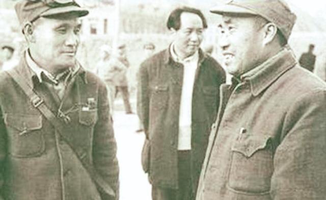 黄埔军校3期出了哪些有名的人物，黄埔军校第十期名人（毛主席推荐入学的5名黄埔生）