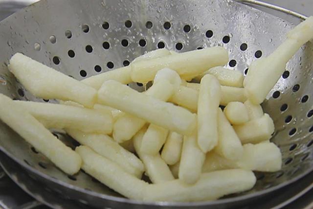 除夕吃饭有哪些讲究，老人讲“5菜不上桌