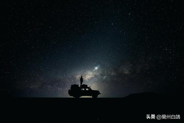 如何用手机拍星空，怎样用手机拍出漂亮的星空照（手机摄影教程丨普通人怎么用手机拍出好看的星空）