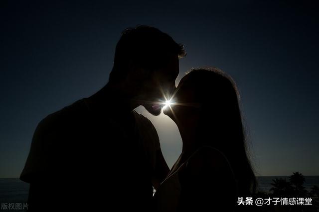 女生说回聊是什么意思，为什么男人总是不回你信息（女朋友说回聊什么意思）