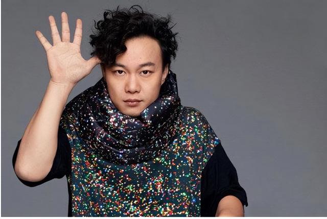 陈康堤和谢振轩，陈康堤怎么读（著名歌手陈奕迅：父亲锒铛入狱）