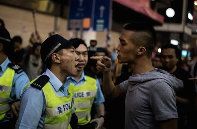 向华强是黑社会吗，向华强真正身份（香港新义安龙头家族）