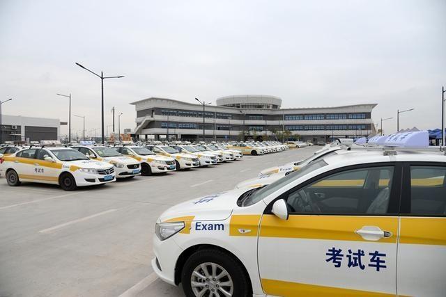 地铁司机怎么考(地铁司机考什么证)