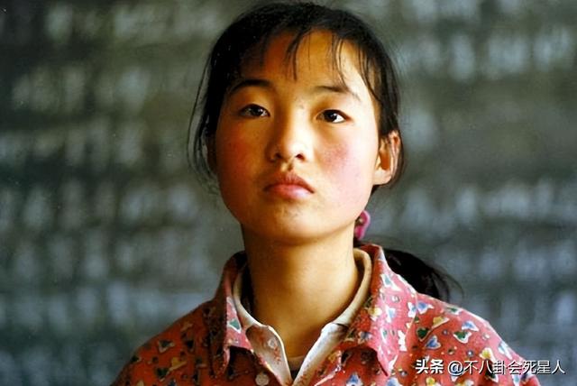 女生当演员的条件，哪种女孩适合进娱乐圈（这些没学过表演的农民）