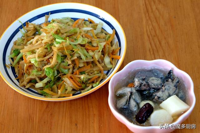 炒烙饼家常做法正宗炒烙饼怎么做，如何烙炒饼的饼（怪不得北方人这么爱吃炒饼）