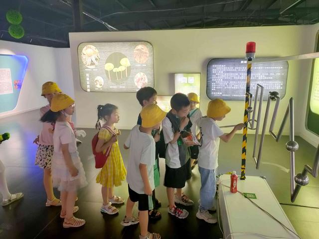 郑州一日游必去的地方，郑州景点排行榜（2022郑州夏季最值得去的六大景点推荐）