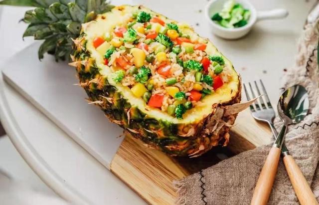 都说这12道美食最能代表云南，您同意吗？最后一道外地人不敢尝试