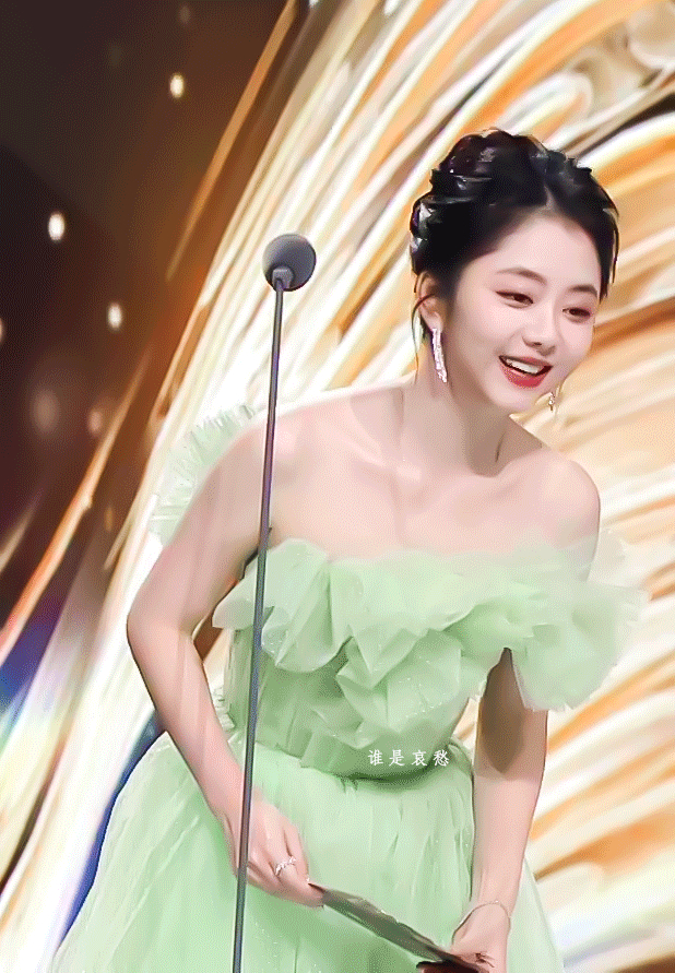 金鹰女神谭松韵现状，谭松韵现身金鹰节