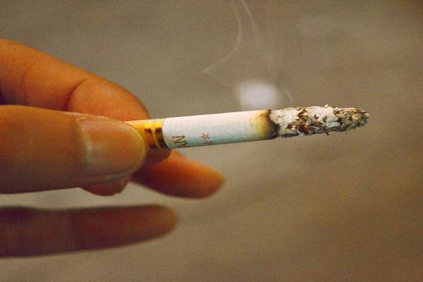 猝死是什么原因造成的，人猝死前身体发出的6个警告（身体很早之前给过信号）