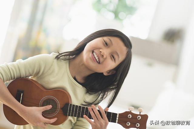 孩子不自信怎么引导，孩子不自信家长怎么正确引导（比单纯表扬管用多了）