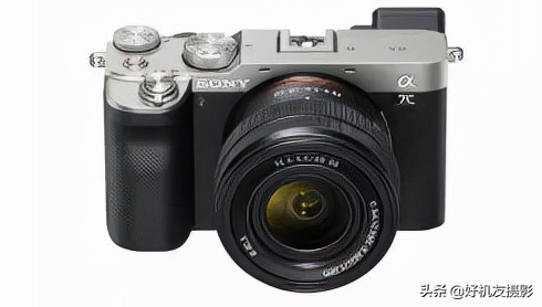 索尼a7和a7R有什么区别，索尼a7跟a7r的区别（先搞懂各代M、S、R型号的区别）