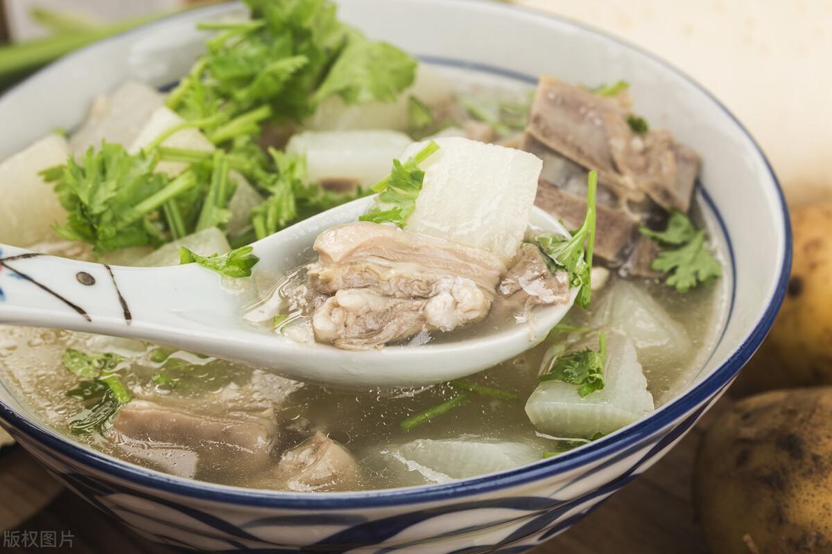 山羊的特点，黑波尔山羊的特点（要区别“绵羊”和“山羊”）