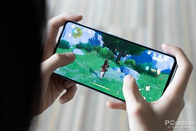 手机屏幕不亮但是可以响应，手机屏幕不亮了怎么修（不妨试试这三款直屏手机）