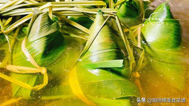 棕叶用温水还是冷水泡，粽叶是冷水煮还是开水煮（煮粽子：有人用冷水）