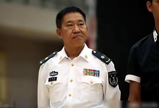 不仅名气大，军衔也高到吓人！这12个明星，个个一身正气堪称清流
