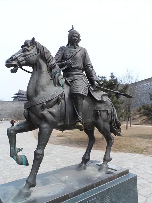 中国十大将军排名顺序，十大将军排名是怎样排的（并且被后世人所称赞）