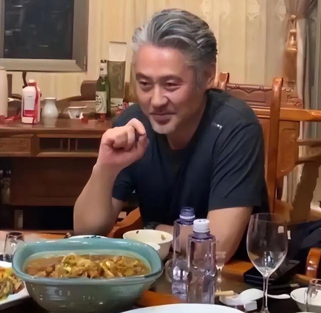 吴秀波的妻子是谁，吴秀波老婆现在状况（懒理吴秀波再曝大瓜）