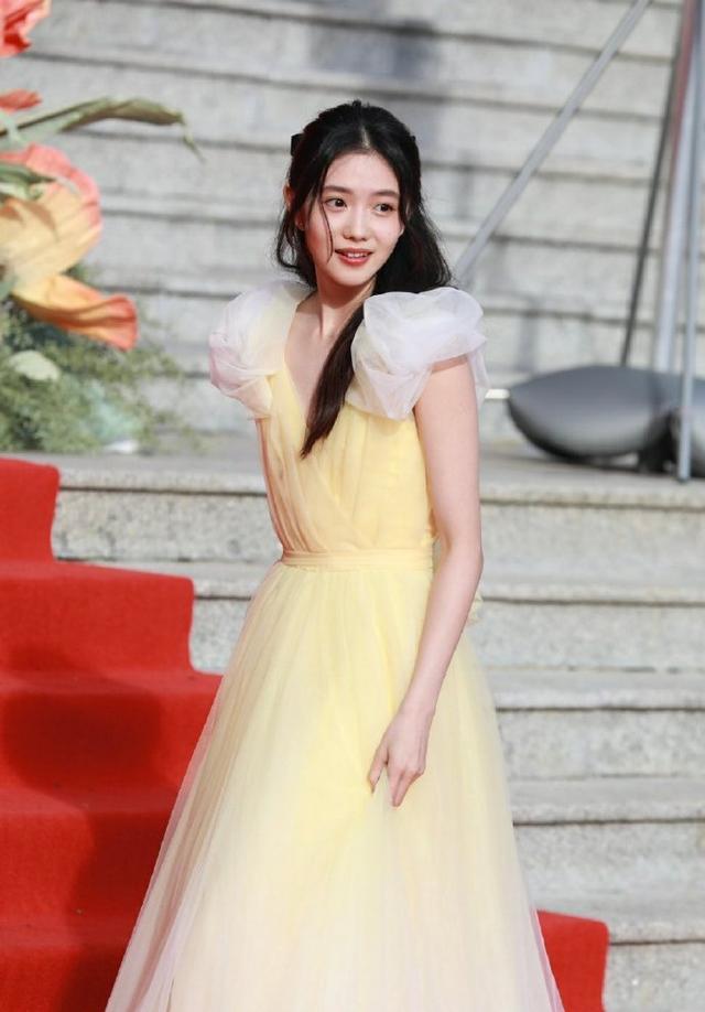 于朦胧，于朦胧个人资料（8.21美图：迪丽热巴）