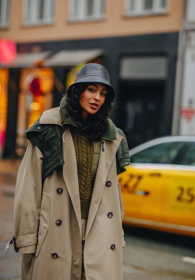 卡其色风衣搭配，卡其色的风衣怎么搭配（帅气慵懒随便搭配都不出错）
