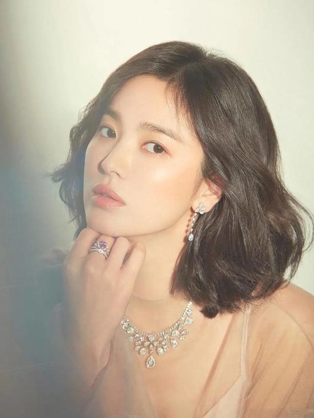 脑门大适合什么发型，脑门大适合啥发型（怎样才能找到适合自己的那款）