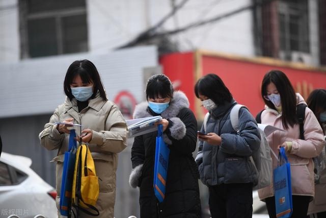 四级主任科员是什么级别，四级主任科员是什么级别和工资（但只能安排四级主任科员）