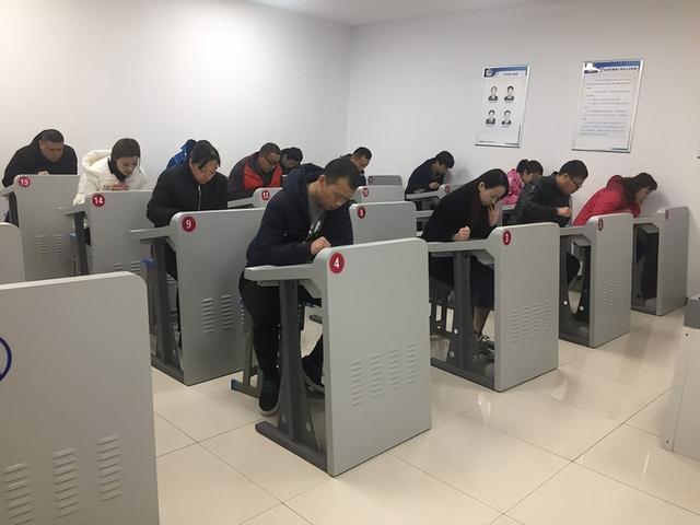 路考后理论考试,驾考宝典题目和考试一样吗(科目1和科目4合并一起考)