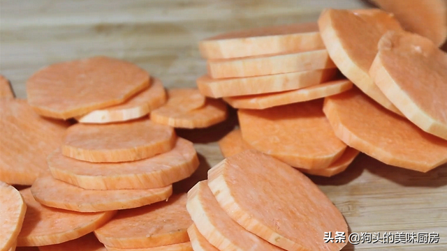 家常白薯做法，白薯如何做菜（软糯筋道层次多）