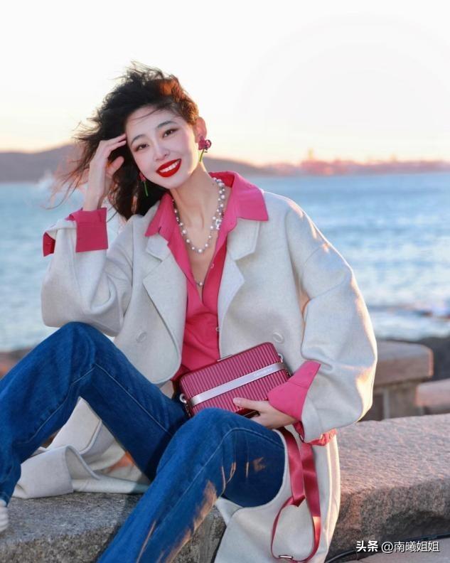 黑色皮肤穿什么颜色衣服好看，女孩皮肤偏黑穿什么颜色衣服好看及怎么搭配（哪些“颜色”能穿哪些不能穿）