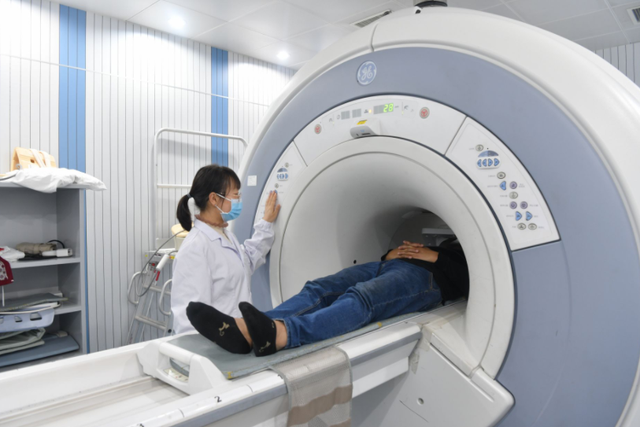小孩做核磁共振对大脑有没有伤害，儿童做磁共振是否对大脑有影响（为何不建议大家做“核磁共振”）