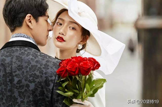 古人言女大三女大四，抱金砖”是什么意思吗
