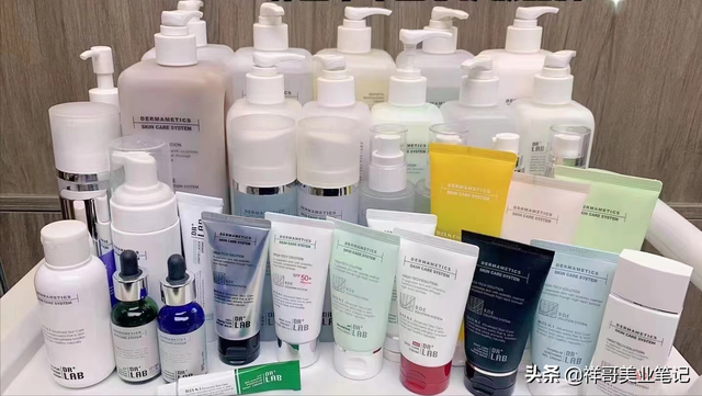 香水能带上飞机么，卸妆水能带上飞机吗（飞机上关于携带化妆品的规定）