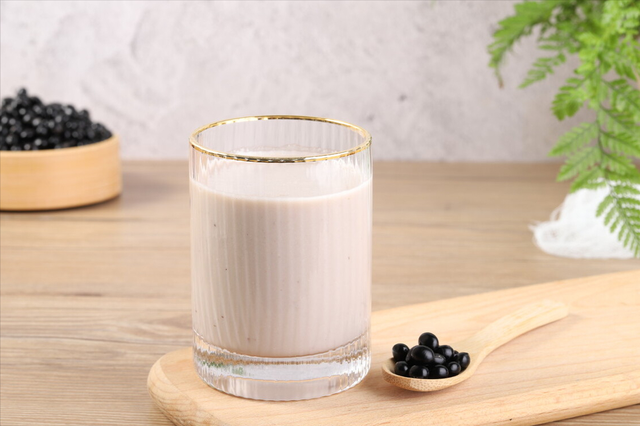 健康饮食十句口诀，饮食健康知识小常识（牢记饮食口诀“三黑二白一红”）