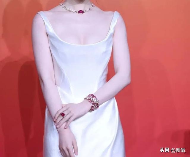 女生抽的烟有哪些牌子，有哪些适合女生抽的烟（为什么现在的主流审美又变成了玉女风）