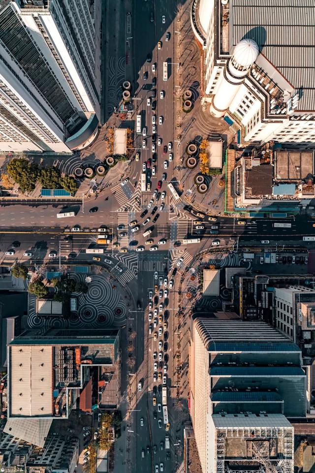 武汉最繁华的商业街，武汉最繁华的商业街在哪里（武汉两条步行街）