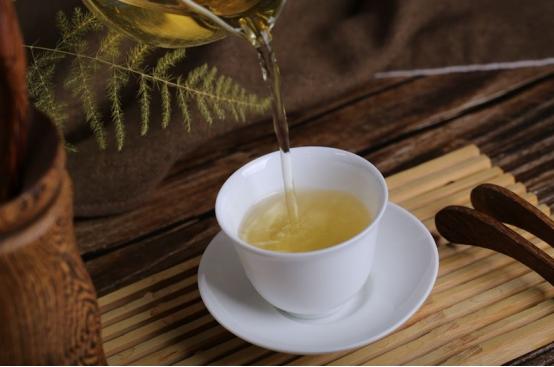 红茶的正确冲泡方法，红茶的正确冲泡方法步骤（该如何冲泡一杯好喝的红茶）