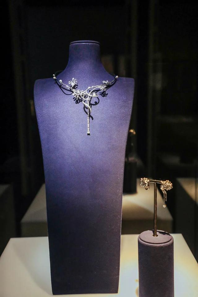 国内知名珠宝品牌你知道几个呢，买珠宝选什么牌子好