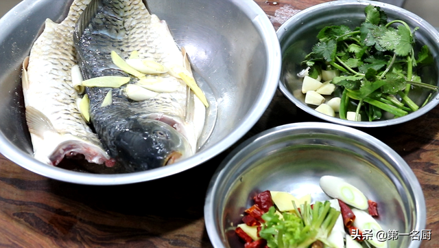 河南十大名菜家常菜，外地人来河南餐厅点哪几道菜才不尴尬