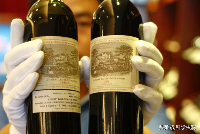 82年的拉菲多少钱一瓶，82年拉菲历年价格（卖出天价的“82年拉菲”）