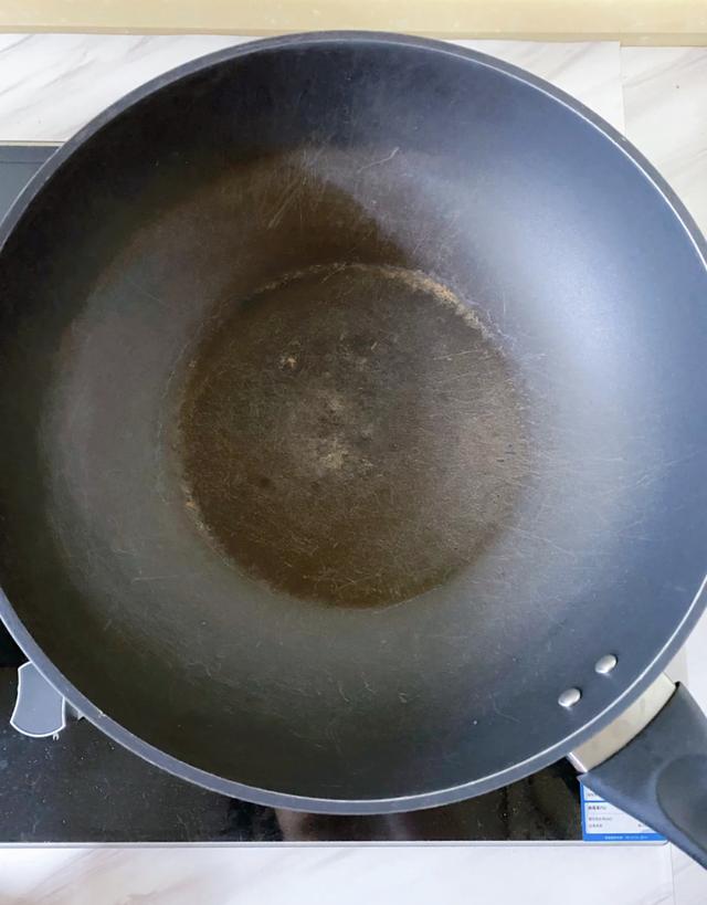 珐琅锅为什么不建议买，珐琅锅为什么不建议购买（我发现厨房里有3种“锅子”不实用）