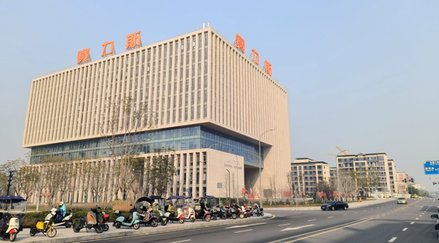 华为总部在哪个城市，华为总部在哪里（华为牵手重庆战略合作）