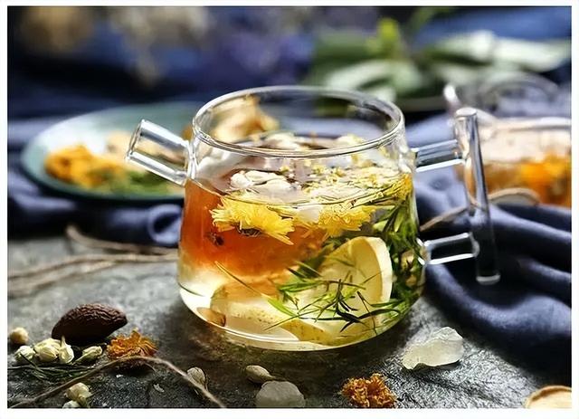 皇菊茶的功效与作用，菊花茶的功效（夏季清心安神 常饮菊花药茶）