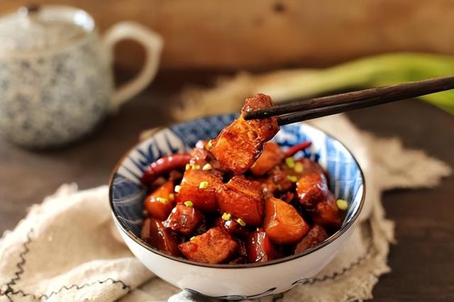 炖肉的做法，炖肉的做法视频（猪肉软烂入味又解馋）