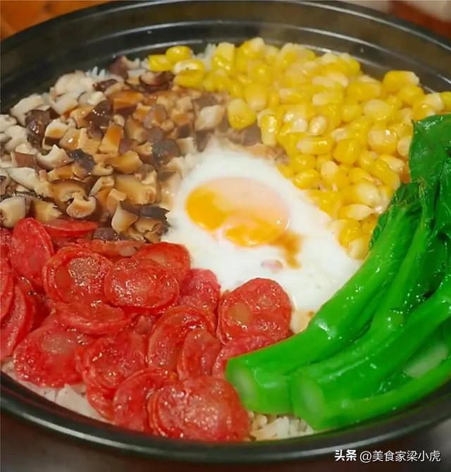 煲仔饭的做法，正宗砂锅煲仔饭的做法（广东人都爱吃的煲仔饭）