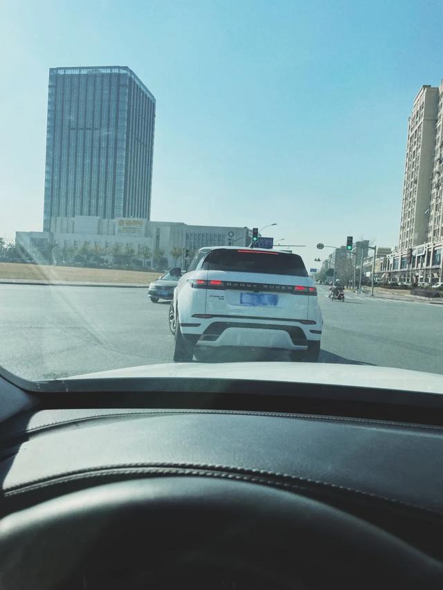 range rover是什么车，range（上小姐姐的车之揽胜极光）