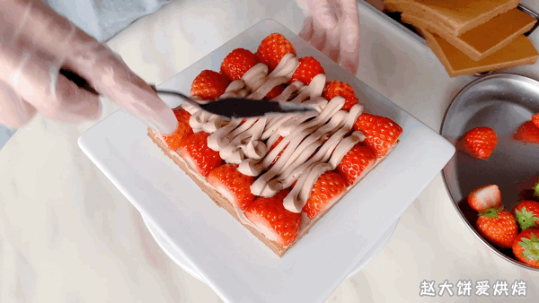 怎样做生日蛋糕，怎样做生日蛋糕的奶油（不用花钱订蛋糕）