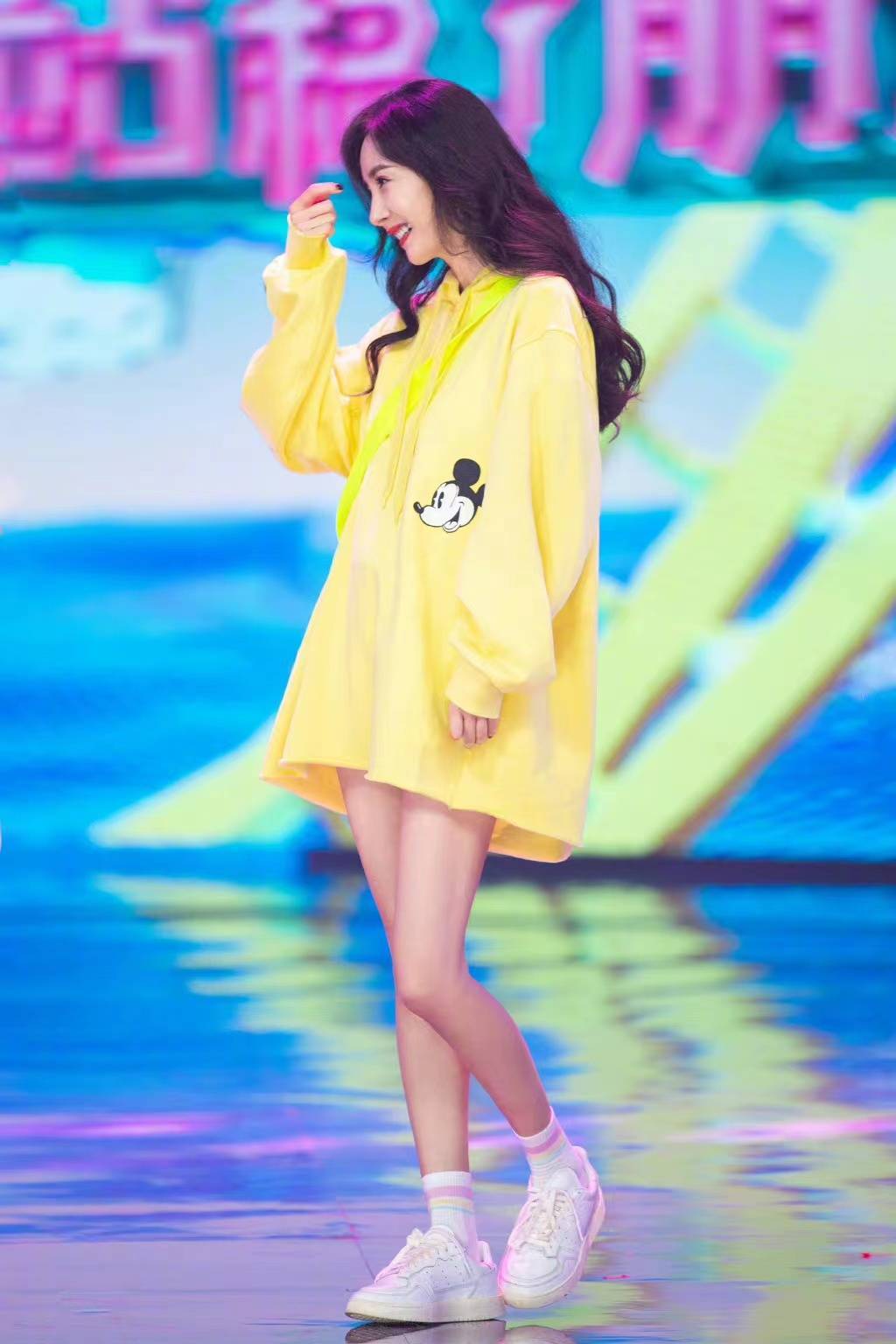 明星服装品牌(女士品牌衣服十大排名)