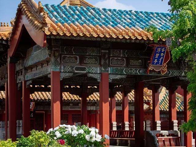 世界上最大的宫殿，世界上最大的皇宫（世界上最大的宫殿是不是故宫）